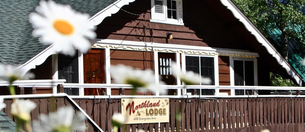 Northland Lodge Waterton Exterior foto